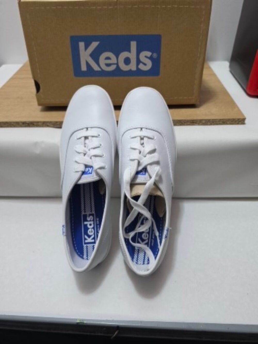 Ladies Keds Leather Sneakers Sz 9M
